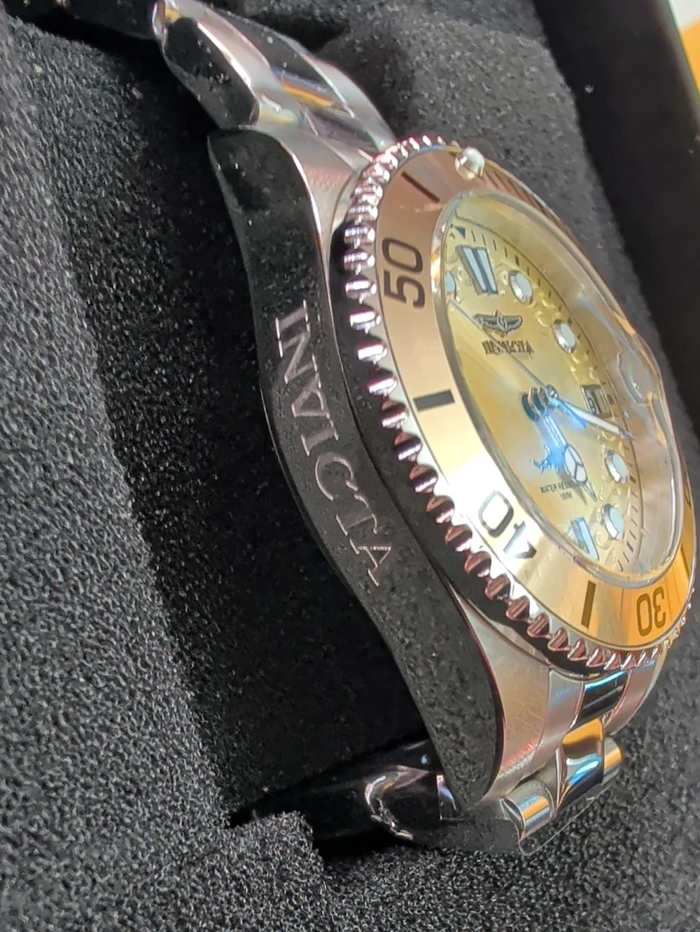 NWT Invicta Pro Diver 34mm Women’s Stainless Steel Watch – Champagne/Gold Dial